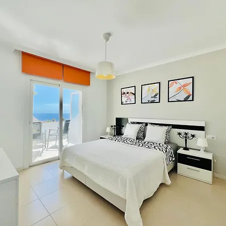 Atlantic View Terrace Apartment *